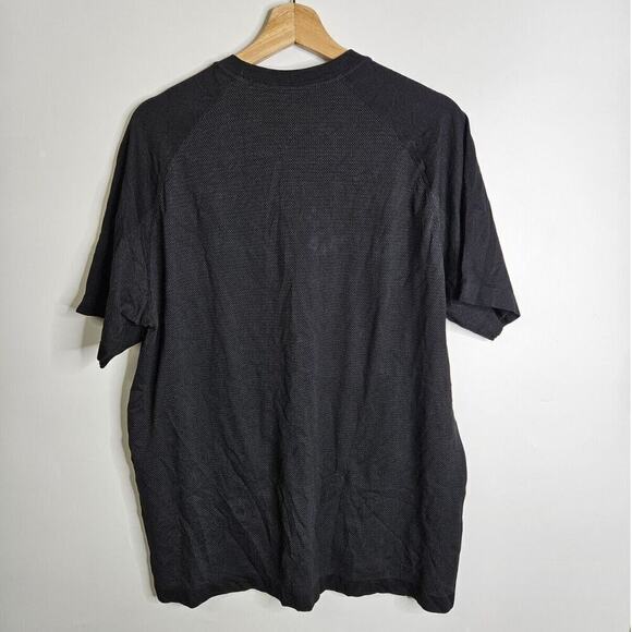 Fabletics Shirt Mens XL Black Performance Short Sleeve Activewear Running Gym - Picture 2 of 5